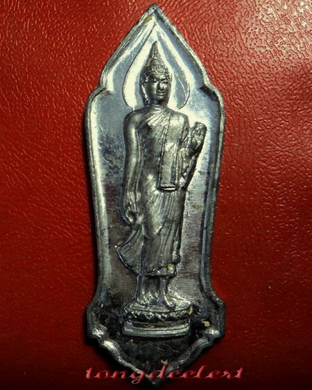 พระลีลา 25 พุทธศตวรรษ เนื้อชิน พิมพ์หางหงส์ สวยมากค่ะ