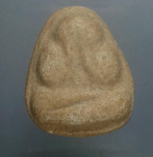 พระปิดตา เนื้อผง ไม่ทราบวัดที่สร้าง  เคาะเดียวครับ