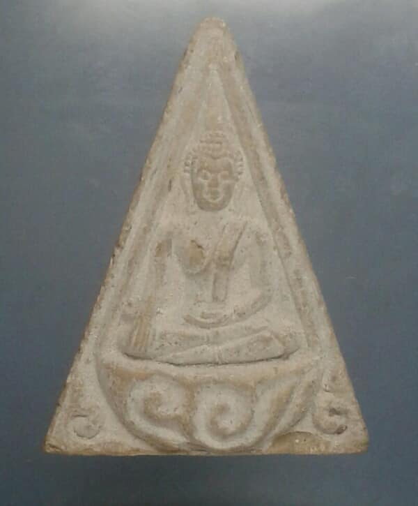 พระสมเด็จนางพญา หลัง สธ    เคาะเดียวครับ