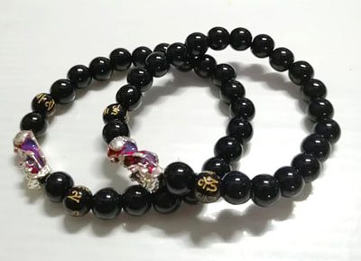 วัดใจแดง 150 บาท..สร้อยข้อมือหินนิลดำ 8 มิล+ปี่เซี๊ยะเงิน เปลี่ยนสีตามอุณหภูมิได้ รวม 2 เส้น