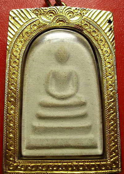 พระสมเด็จบางขุนพรหม ปี 2517 พิมพ์ใหญ่ 5 จุดหลังลายผ้า พระสวยมากพร้อมเลี่ยมทองค่ะ
