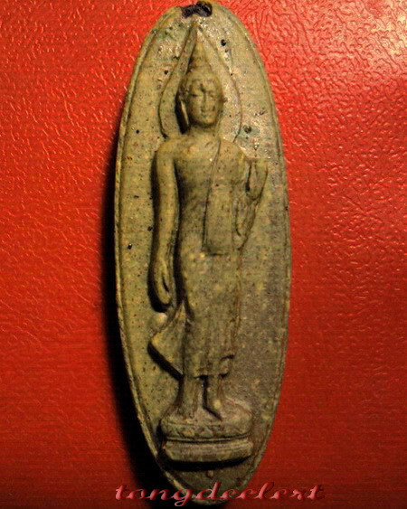 พระลีลา 25 พุทธศตวรรษ เนื้อแร่ สีทูโทน หายาก สวยมากค่ะ