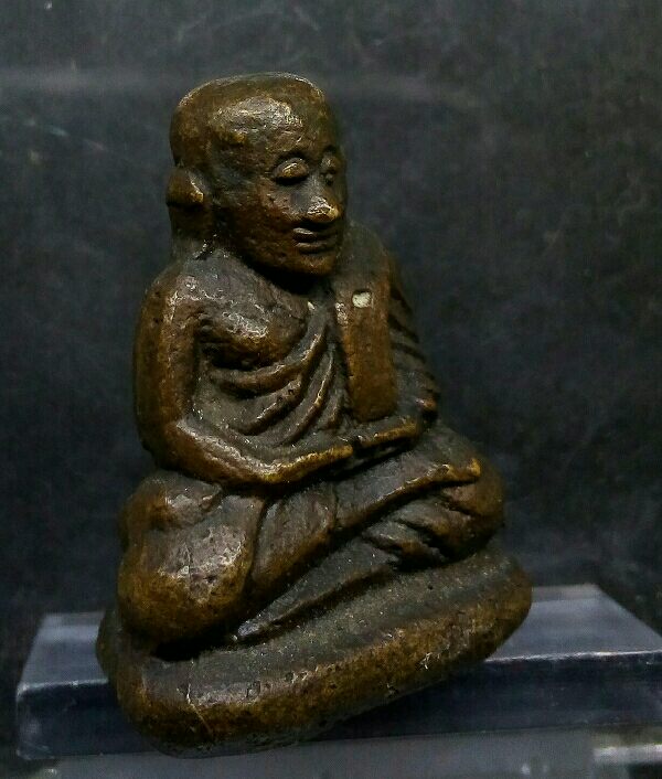 รูปหล่อ หลวงพ่อเงิน ออกวัดทุ่งน้อย พิมพ์นิยม ยุคต้นปี2535  สภาพสวยสมบรูณ์ จมูกโด่ง หน้าตาคมชัด