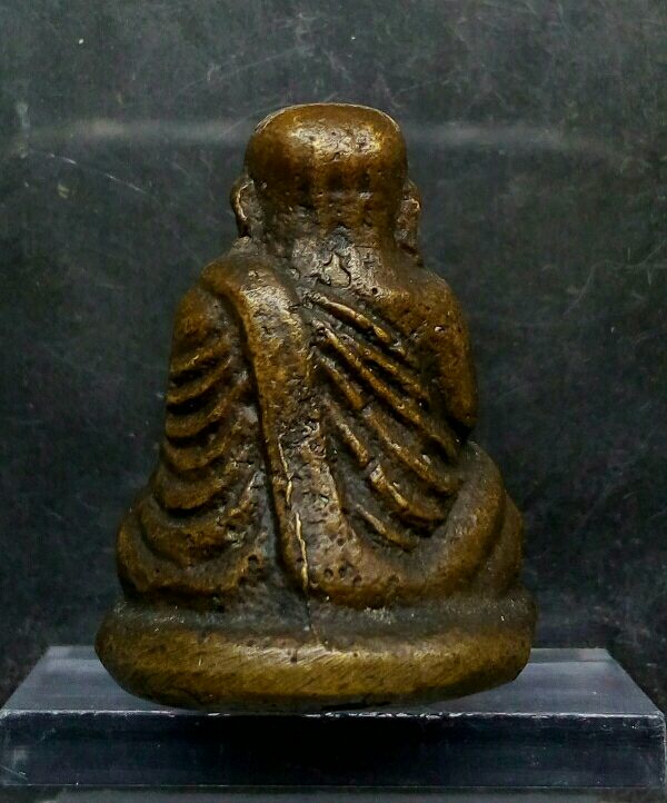 รูปหล่อ หลวงพ่อเงิน ออกวัดทุ่งน้อย พิมพ์นิยม ยุคต้นปี2535  สภาพสวยสมบรูณ์ จมูกโด่ง หน้าตาคมชัด