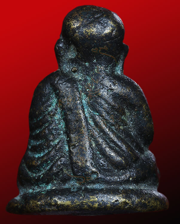 หลวงพ่อเงิน วัดบางคลาน จังหวัด พิจิตร รุ่นปืนแตก พิมพ์นิยมเศียรโต ปี ๒๕๒๘