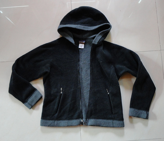 แจกเกด patagonia SYNCHILLA สีดำ มีฮูด ด้านในสีเทาแบบฟู เบอร์ L สตรี ออฟฟิศหรือไปขึ้นดอยและเที่ยวนอก