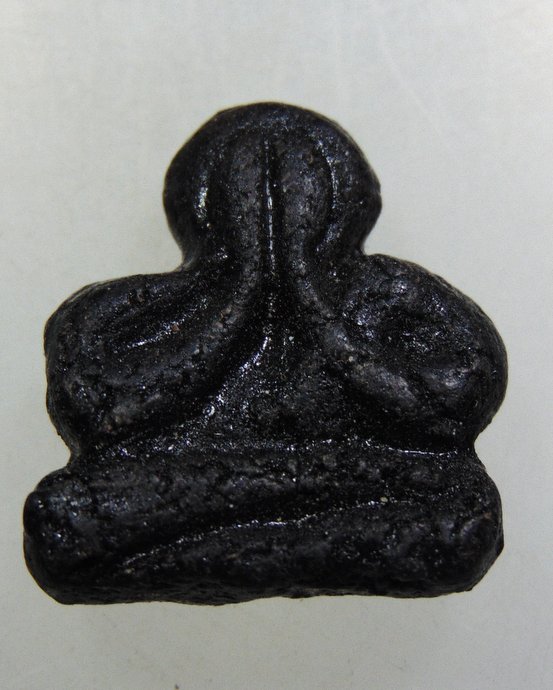 พระปิดตาเนื้อผง