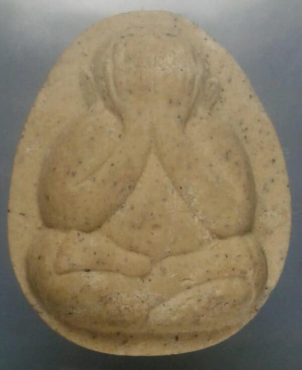 พระปิดตา หลวงปู่เหมือน วัดบ้านกลาง ชลบุรี    เคาะเดียวครับ