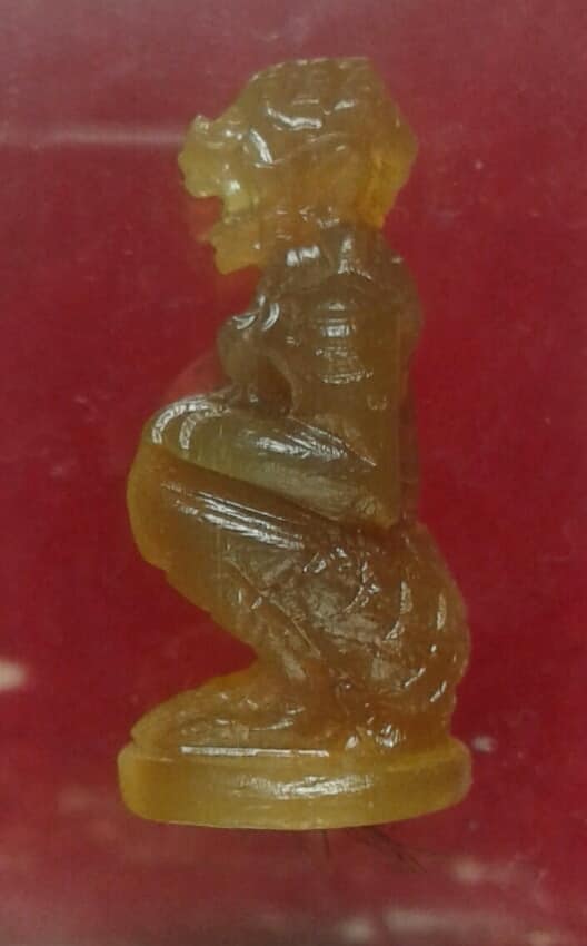 หนุมานแกะจากเขาควายเผือก ก้นอุดผงพรายกุมารผสมเส้นเกศา หลวงพ่อสิน วัดระหารใหญ่  เคาะเดียวครับ 