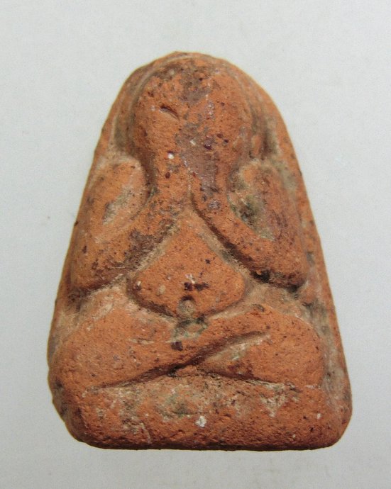 พระปิดตาเนื้อดิน