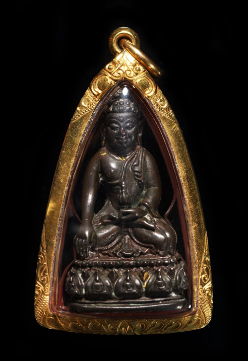 พร้อมเลี่ยมทอง ** พระกริ่งธรรมราชา วัดนางพญา เนื้อนวโลหะ ปี 2514 สภาพสวยครับ