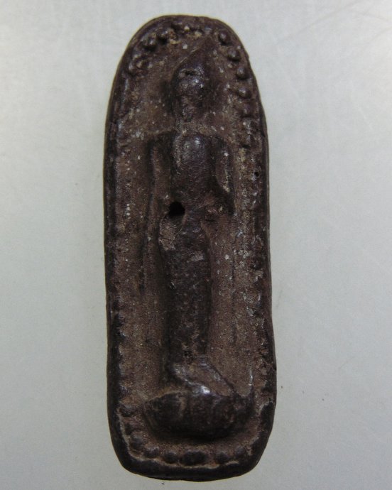 พระลีลาข้างเม็ดหลวงพ่อกวย