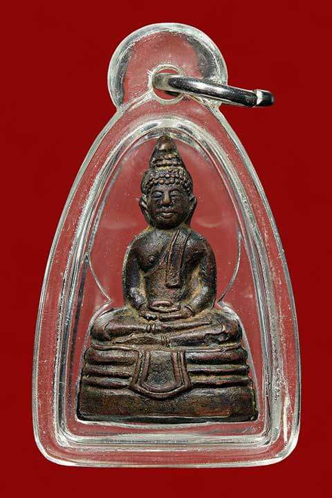  พระรูปหล่อปั้ม หลวงพ่อโสธร วัดโสธรวรวิหาร" ฯ"ปี 2508 เนื้อทองแดง"'สภาพพอสวย" พร้อมเลี่ยมกันน