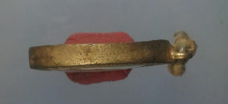 ล๊อกเก็ตหลวงพ่อคูณ เก่าๆ   เคาะเดียวครับ