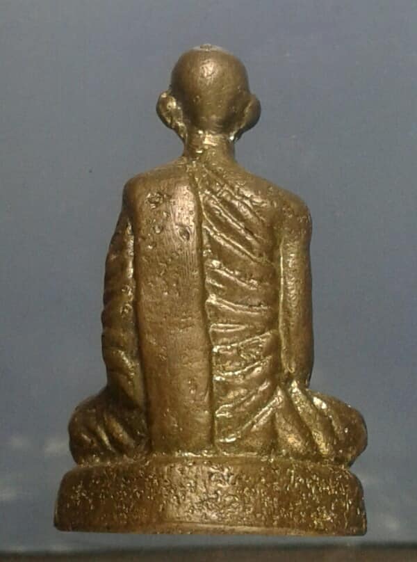 รูปหล่อเกจิ ไม่ทราบที่   เคาะเดียวครับ