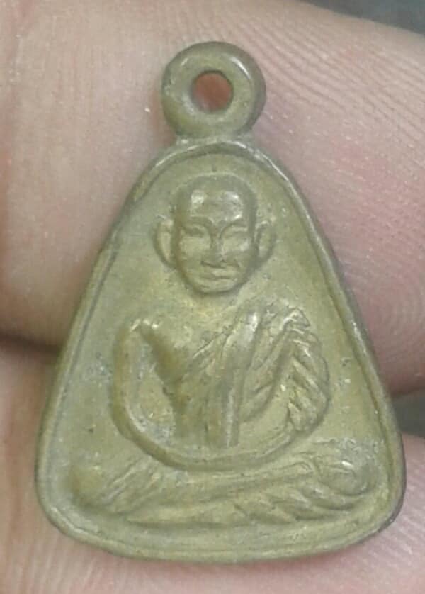 เหรียยจอบหลวงพ่อเงิน รุ่นเททอง       เคาะเดียวครับ