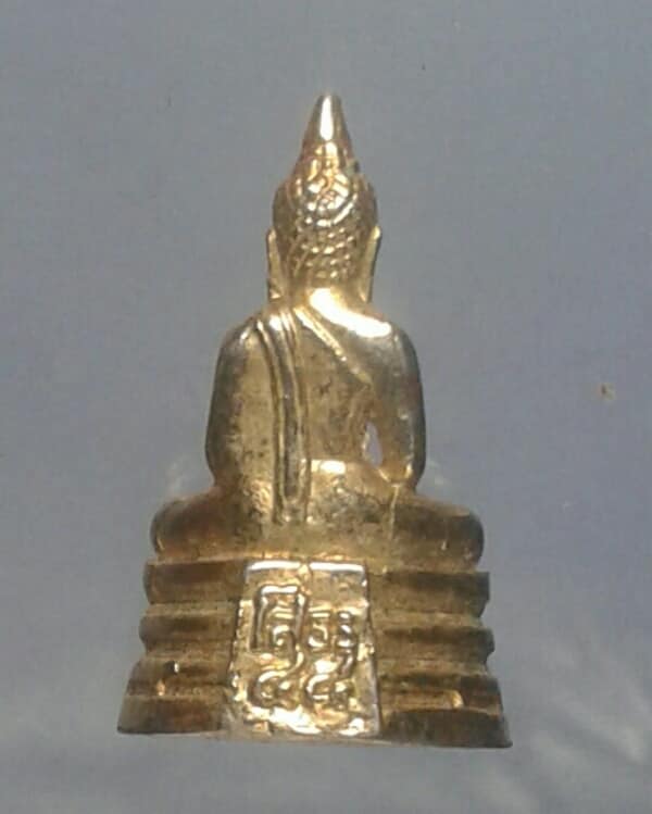 รูปหล่อหลวงพ่อโสธร ยิงโค้ต   เคาะเดียวครับ 