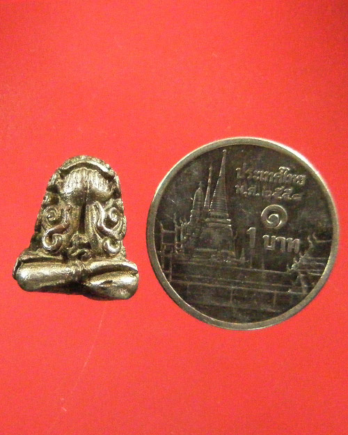 พระปิดตา เนื้อโลหะ ไม่ทราบเกจิ บรรบายตามภาพ