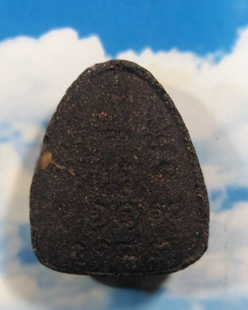 พระปิดตาเนื้อว่านไม่ทราบที่