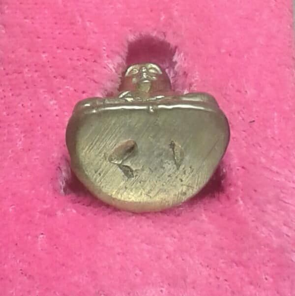 รูปหล่อหลวงพ่อเงิน รุ่นสร้างเมรุ วัดใหม่สุขสวรรค์ พิจิตร   +กล่อง   เคาะเดียวครับ