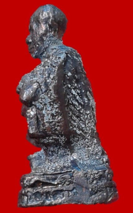 รูปเหมือนหลวงพ่อคูณ ปริสุทโธ เนื้อทองแดง เสาร์ห้า ค้ำคูณทรัพย์แสนล้าน พ.ศ. 2539 