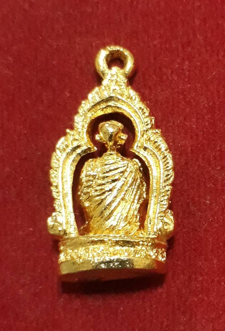 รูปหล่อนั่งซุ้ม สมเด็จโต