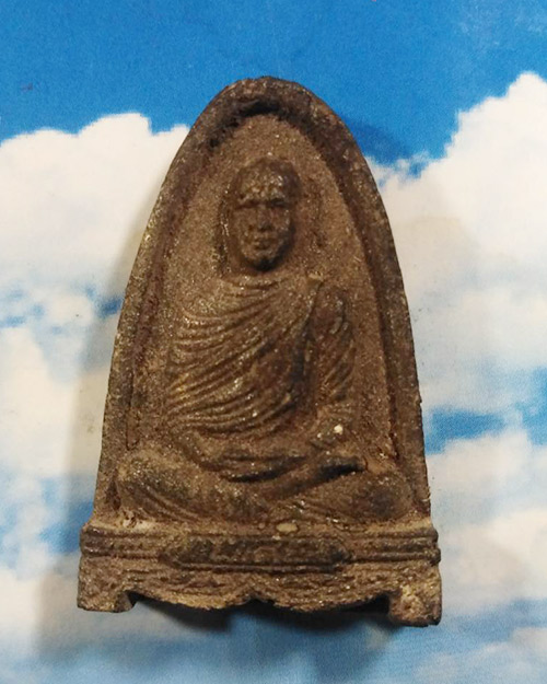  พระผงนั่งเต็มองค์   พระอาจารย์เปลี่ยน ปญฺญาปทีโป วัดอรัญญวิเวก 