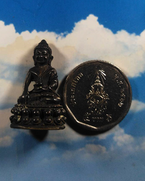 พระกริ่งปัญญาบารมี หลวงปู่เสน วัดป่าหนองแซง ปี. ๒๕๓๗ เนื้อนวโลหะก้นเงิน