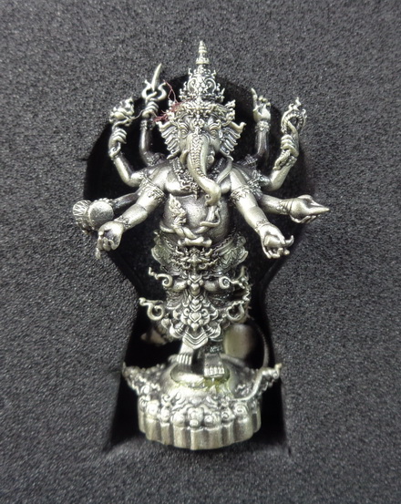รูปหล่อพระพิฆเณศวร เนื้อเงินเยอรมันซาติน รุ่น แรงศรัทธา ขนาดสูง 4.7 ซม. สวยครับ