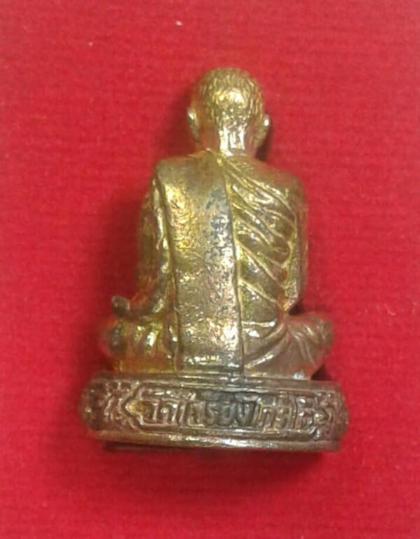  รูปหล่อหลวงพ่อสมนึก วัดเกรียงไกรใต้  รุ่นทองระฆัง  +กล่อง เคาะเดียวครับ 