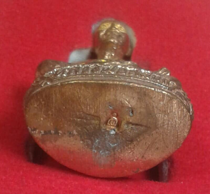  รูปหล่อหลวงพ่อสมนึก วัดเกรียงไกรใต้  รุ่นทองระฆัง  +กล่อง เคาะเดียวครับ 