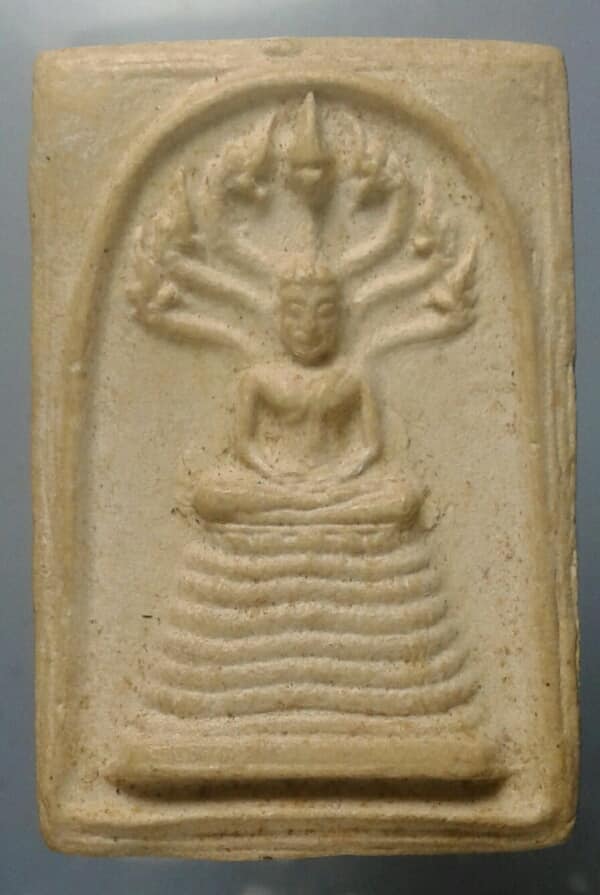 พระนาคปรกเนื้อผง ท่านเจ้าคุณนรฯ  เคาะเดียวแดงครับ