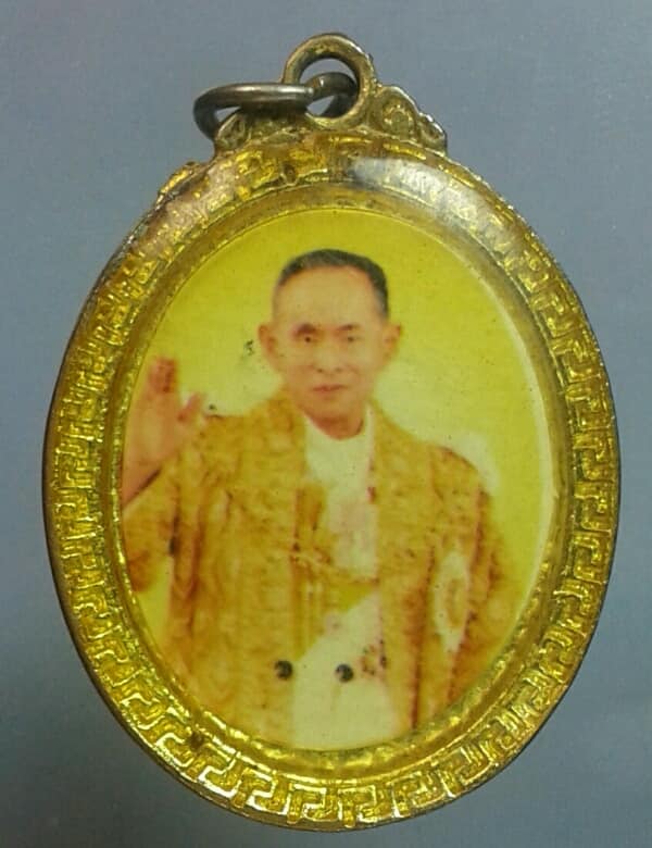 ล๊อกเก็ตรัชกาลที่ ๙ สองด้าน2 เคาะเดียวครับ