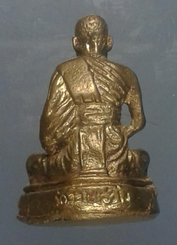 รูปหล่อ อ่านไม่ชัด  ไม่ทราบวัดสร้าง      เคาะเดียวครับ