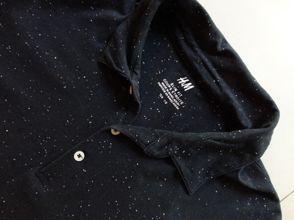 เสื้อ H&M ของแท้ SLIM FIT น้ำเงินอมดำลายจุดขาว เบอร์L ,พิเศษ แถมเสื้อ ร.9 สีเหลืองฟรีอีก1ตัว