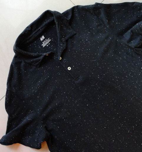 เสื้อ H&M ของแท้ SLIM FIT น้ำเงินอมดำลายจุดขาว เบอร์L ,พิเศษ แถมเสื้อ ร.9 สีเหลืองฟรีอีก1ตัว