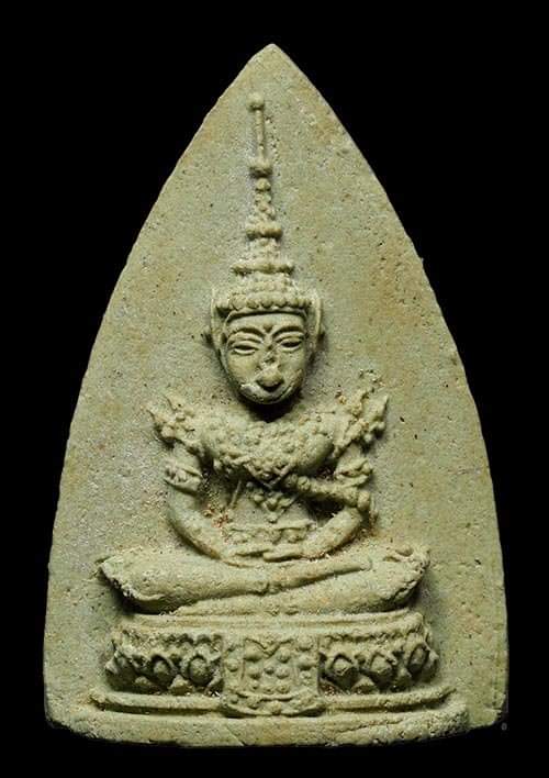 ถูกสุด สะดุดใจ...พระแก้วมรกตไตรภาคีเจ้าคุณนรฯ ยุวพุทธิกสมาคม จ.ชลบุรี ปี 2515 พิมพ์เล็ก เนื้อผงใบตอง