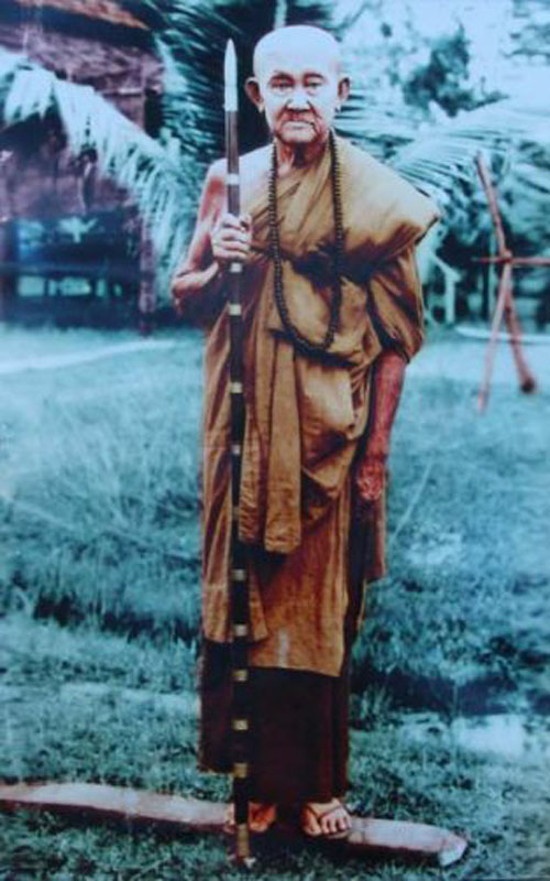 พระบูชา หลวงพ่อพิบูล วัดพระแท่น จ.อุดรธาณี ไม้โพธิ์ สูง15นิ้ว