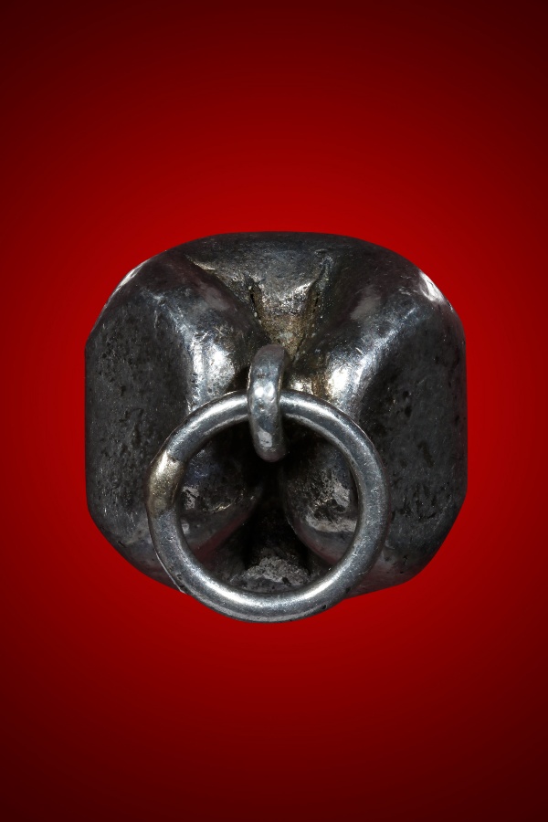 เงินพดด้วงสมัย รัชกาลที่ 1 ตราอุณาโลม-จักร ขนาดหนึ่งบาท ห่วงเงินเชื่อมเก่า