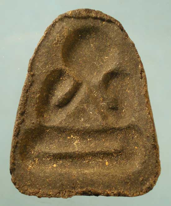 ปิดตา หลังแบบ สายวัดเครือวัลย์