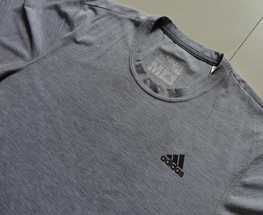 เสื้อยืดคอกลม Adidas ของแท้ สีเทา เบอร์ M ,พิเศษแถมฟรี เสื้อเกรย์ฮาวด์ PLAYHOUND สี้ส้ม by GREYHOUND