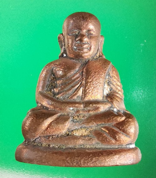 รูปหล่อหลวงพ่อเงิน เนื้อทองแดง รุ่นกองทุน 53 พิมพ์นิยม  เลขสวยมงคล 5556