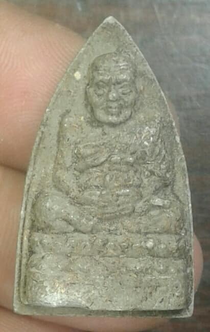 พระหลวงปู่ทวดเนื้อว่าน ออก วัดหนองว่านเหลือง ฉะเชิงเทรา    เคาะเดียวครับ