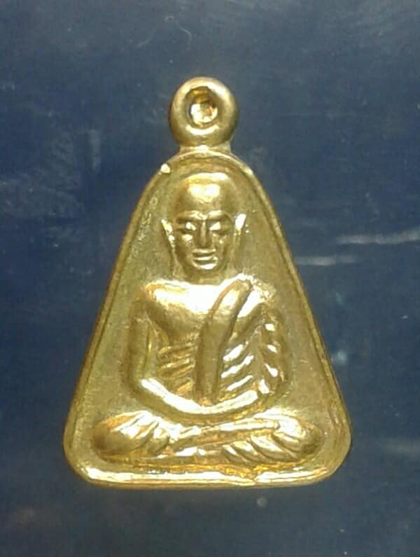 เหรียญจอบหลวงพ่อเงิน ปี๒๙หนังสือลานโพธิ์สร้าง     กะไหล่ทอง เคาะเดียวครับ