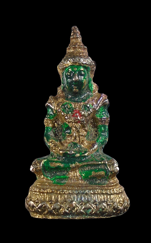 30บาท....รูปหล่อ พระแก้วมรกต สูง3ซม.///ก961