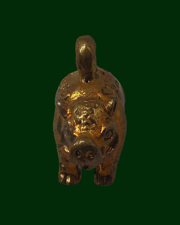 หมูรุ่น 3 เนื้อสัมฤทธิ์ ( ตัวใหญ่ ) เสาร์ห้า ปี 2553 หมายเลข ๕๓๘๒ หลวงพ่อสาคร วัดหนองกรับ