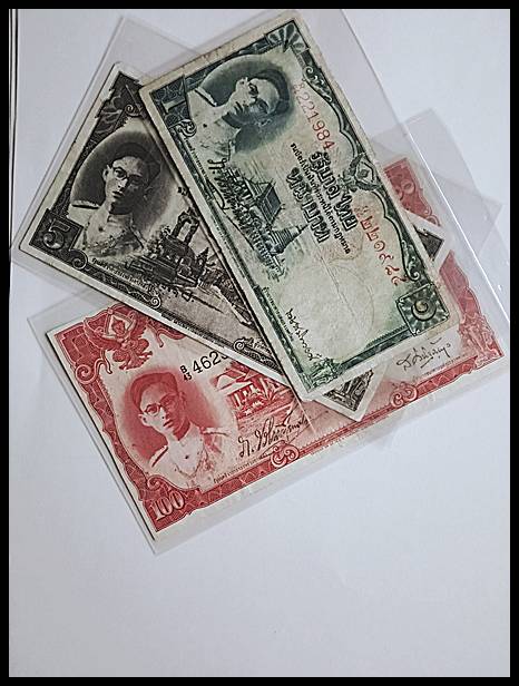 ขายธนบัตร ร. ๙ (โทมัส)หน้าหนุ่มลายน้ำพาน จำนวน๓ฉบับราคา ๑๐๐/ ๕ /๑ บาทผ่านใช้งานสภาพยังสวย 