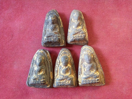 พระผงหลวงปู่ทวด ไม่ทราบที่ 5องค์