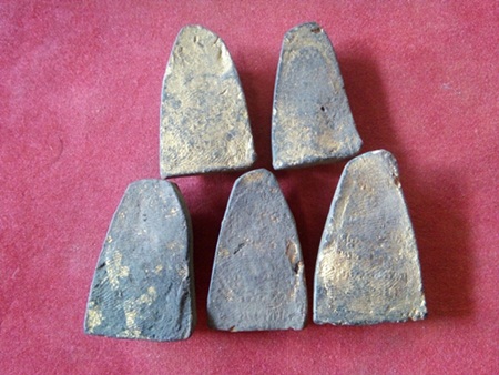 พระผงหลวงปู่ทวด ไม่ทราบที่ 5องค์