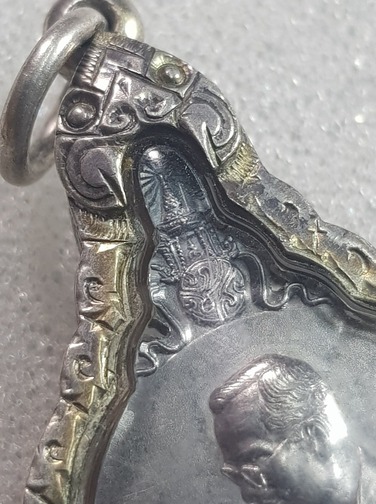 เหรียญพระมหาชนก ปี2539 เนื้อเงินพิมพ์เล็ก เลี่ยมเงิน ไม่มีหนังสือ เคาะเดียว